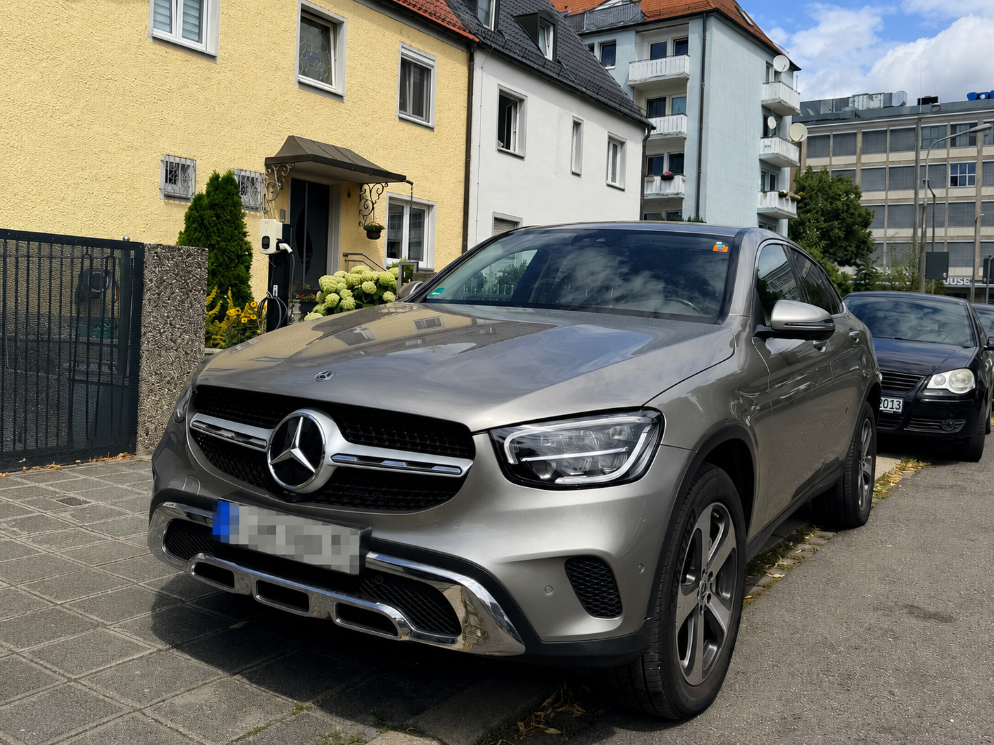 Mercedes-Benz GLC 300 de 4MATIC Coupé – Frontansicht schräg